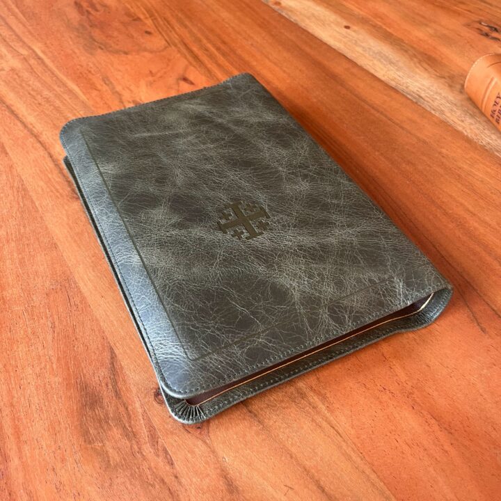 Schuyler Treveris KJV, Full Yapp Olive Green Calfskin Bible - Image 3