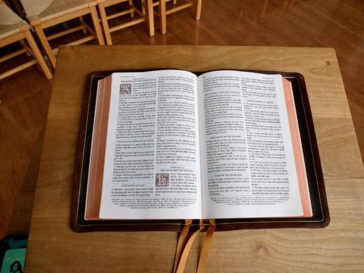 Schuyler Personal Size Canterbury KJV, Full Yapp Chestnut Calfskin Bible – PREORDER - Image 2